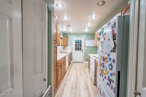 Tiny photo for 1750 Newport Avenue, Toledo, OH 43613 (MLS # 10012335)