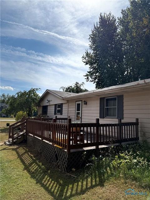 Homes For Sale - 9800 Salisbury Road<br/> Lucas County, Monclova, OH 43542