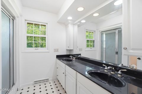 Tiny photo for 816 Oak Knoll Drive, Perrysburg, OH 43551 (MLS # 10007923)