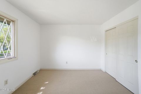 Tiny photo for 816 Oak Knoll Drive, Perrysburg, OH 43551 (MLS # 10007923)