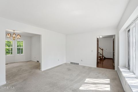 Tiny photo for 816 Oak Knoll Drive, Perrysburg, OH 43551 (MLS # 10007923)