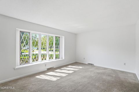 Tiny photo for 816 Oak Knoll Drive, Perrysburg, OH 43551 (MLS # 10007923)