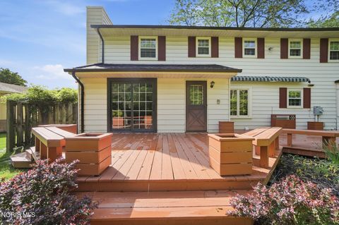 Tiny photo for 816 Oak Knoll Drive, Perrysburg, OH 43551 (MLS # 10007923)