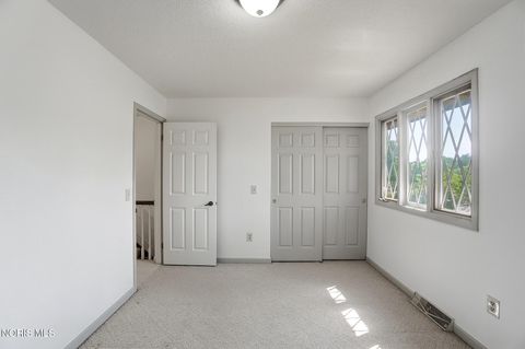 Tiny photo for 816 Oak Knoll Drive, Perrysburg, OH 43551 (MLS # 10007923)