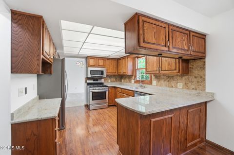 Tiny photo for 816 Oak Knoll Drive, Perrysburg, OH 43551 (MLS # 10007923)