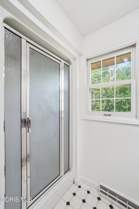 Tiny photo for 816 Oak Knoll Drive, Perrysburg, OH 43551 (MLS # 10007923)