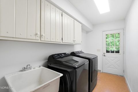 Tiny photo for 816 Oak Knoll Drive, Perrysburg, OH 43551 (MLS # 10007923)