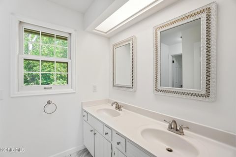 Tiny photo for 816 Oak Knoll Drive, Perrysburg, OH 43551 (MLS # 10007923)
