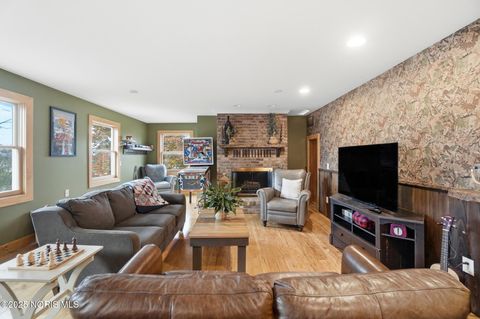 Tiny photo for 8526 W Bancroft Street, Toledo, OH 43617 (MLS # 10001818)