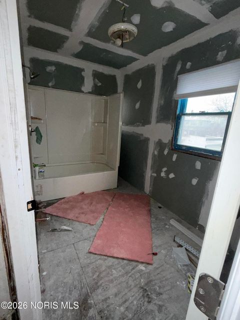 Tiny photo for 2025 Calumet Avenue, Toledo, OH 43607 (MLS # 10003210)