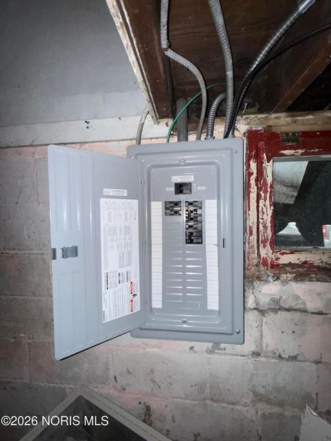 Tiny photo for 2025 Calumet Avenue, Toledo, OH 43607 (MLS # 10003210)