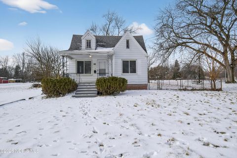 Photo of 823 N Byrne Road, Toledo, OH 43607 (MLS # 10002708)