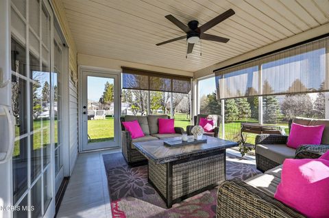 Tiny photo for 26442 E Wexford Drive, Perrysburg, OH 43551 (MLS # 10005669)