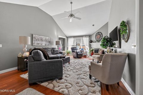 Tiny photo for 26442 E Wexford Drive, Perrysburg, OH 43551 (MLS # 10005669)