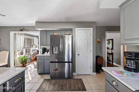 Tiny photo for 26442 E Wexford Drive, Perrysburg, OH 43551 (MLS # 10005669)