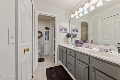 Tiny photo for 26442 E Wexford Drive, Perrysburg, OH 43551 (MLS # 10005669)