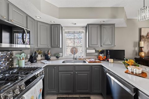 Tiny photo for 26442 E Wexford Drive, Perrysburg, OH 43551 (MLS # 10005669)