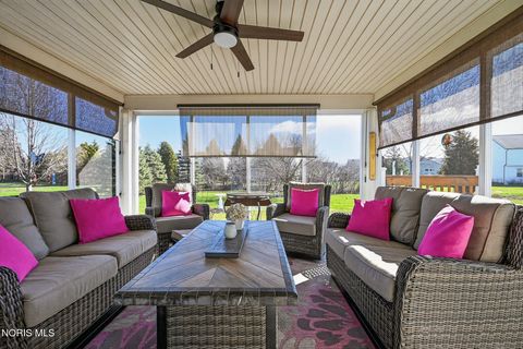 Tiny photo for 26442 E Wexford Drive, Perrysburg, OH 43551 (MLS # 10005669)