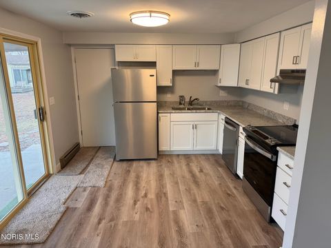 Tiny photo for 210 Lakeview Drive, Bryan, OH 43506 (MLS # 10004913)