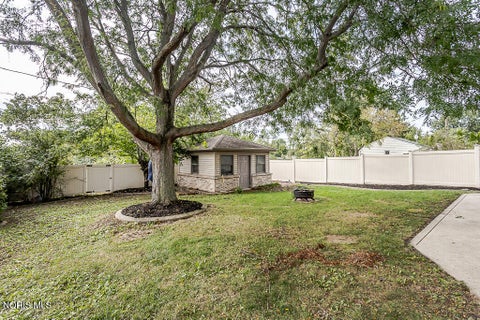 Tiny photo for 546 Bruns Drive, Rossford, OH 43460 (MLS # 10013959)