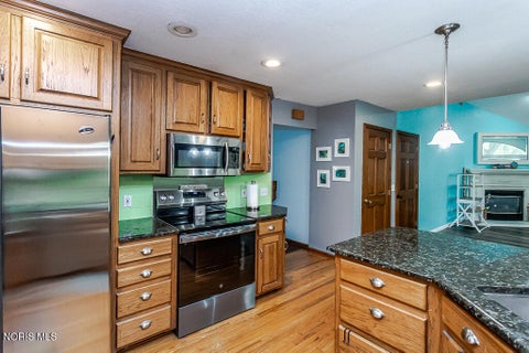 Tiny photo for 546 Bruns Drive, Rossford, OH 43460 (MLS # 10013959)