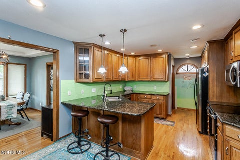Tiny photo for 546 Bruns Drive, Rossford, OH 43460 (MLS # 10013959)