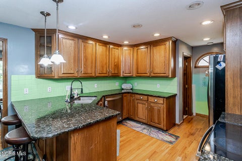 Tiny photo for 546 Bruns Drive, Rossford, OH 43460 (MLS # 10013959)