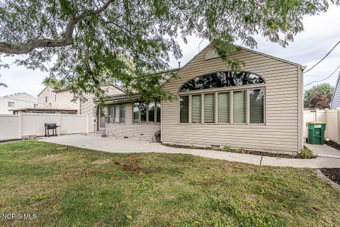 Tiny photo for 546 Bruns Drive, Rossford, OH 43460 (MLS # 10013959)