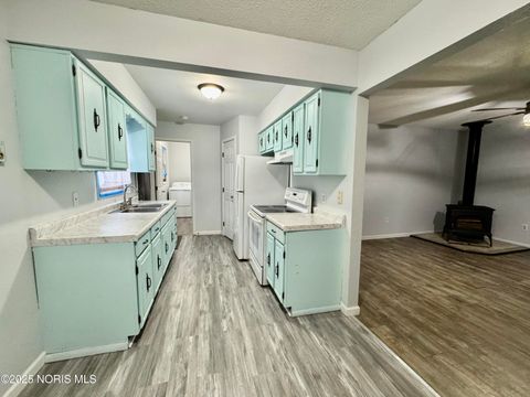 Tiny photo for 1916 Birkdale Road, Toledo, OH 43615 (MLS # 10001622)