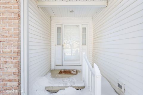 Tiny photo for 4807 Port Drive, Maumee, OH 43537 (MLS # 10003642)