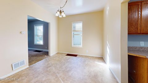 Tiny photo for 518 Myers Street, Toledo, OH 43609 (MLS # 10000301)