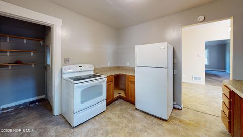 Tiny photo for 518 Myers Street, Toledo, OH 43609 (MLS # 10000301)