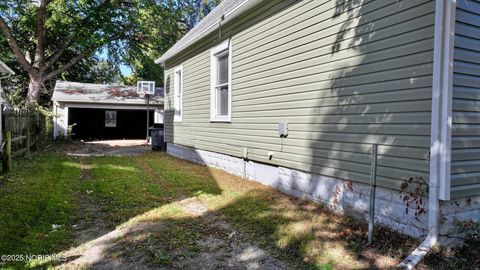 Tiny photo for 518 Myers Street, Toledo, OH 43609 (MLS # 10000301)