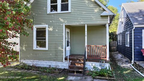Tiny photo for 518 Myers Street, Toledo, OH 43609 (MLS # 10000301)