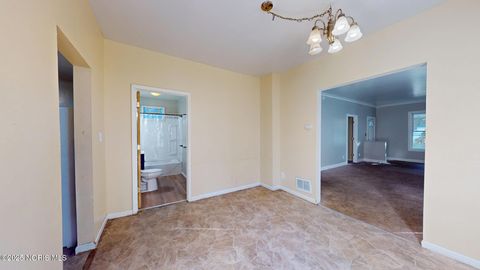 Tiny photo for 518 Myers Street, Toledo, OH 43609 (MLS # 10000301)