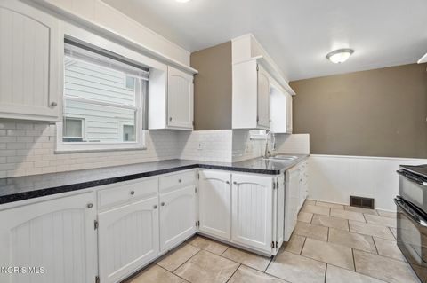 Tiny photo for 4726 Bowen Road, Toledo, OH 43613 (MLS # 10004288)