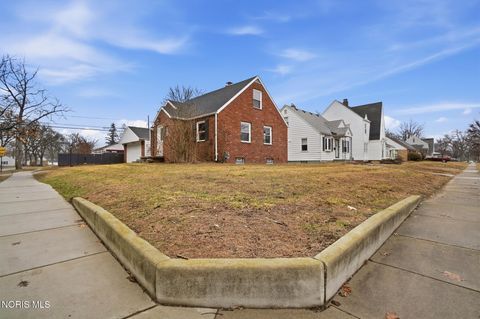 Tiny photo for 4726 Bowen Road, Toledo, OH 43613 (MLS # 10004288)