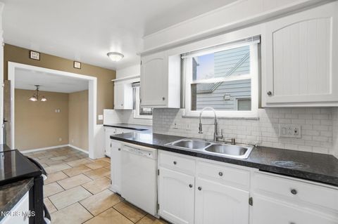 Tiny photo for 4726 Bowen Road, Toledo, OH 43613 (MLS # 10004288)