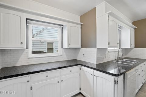 Tiny photo for 4726 Bowen Road, Toledo, OH 43613 (MLS # 10004288)