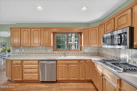 Tiny photo for 3220 Shakespeare Lane, Toledo, OH 43615 (MLS # 10013042)