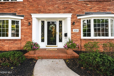 Tiny photo for 3220 Shakespeare Lane, Toledo, OH 43615 (MLS # 10013042)