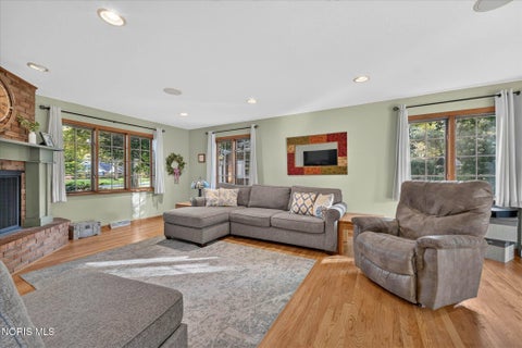 Tiny photo for 3220 Shakespeare Lane, Toledo, OH 43615 (MLS # 10013042)