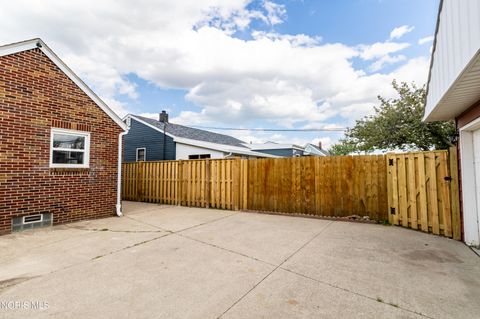 Tiny photo for 2606 102nd Street, Toledo, OH 43611 (MLS # 10007400)