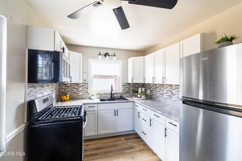Tiny photo for 2606 102nd Street, Toledo, OH 43611 (MLS # 10007400)