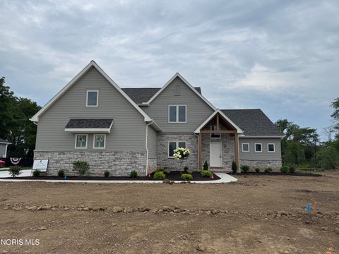 Homes For Sale - 500 Chippewa Lane<br/> Perrysburg, OH 43551