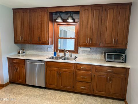 Tiny photo for 1013 Washington Avenue, Defiance, OH 43512 (MLS # 10008063)