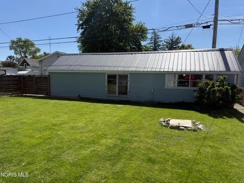 Tiny photo for 1013 Washington Avenue, Defiance, OH 43512 (MLS # 10008063)