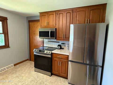 Tiny photo for 1013 Washington Avenue, Defiance, OH 43512 (MLS # 10008063)