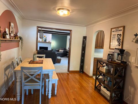 Tiny photo for 1013 Washington Avenue, Defiance, OH 43512 (MLS # 10008063)