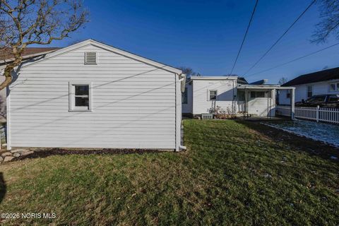 Tiny photo for 1304 Douglas Parkway, Findlay, OH 45840 (MLS # 10003169)